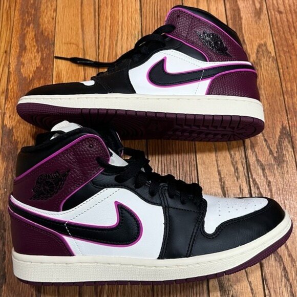 Jordan 1 mid SE Retro for women size 8 - Picture 3 of 7